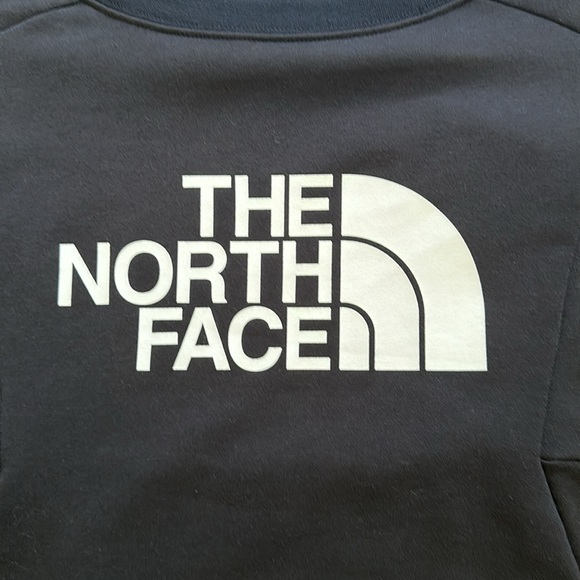 Northface cropped crew like new - Picture 5 of 10